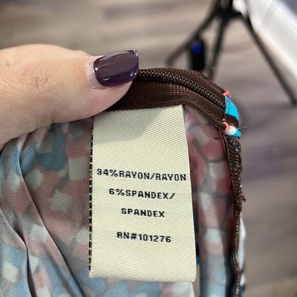 ECI Blue and Red Geometric Print Tunic Size Small - Picture 6 of 8